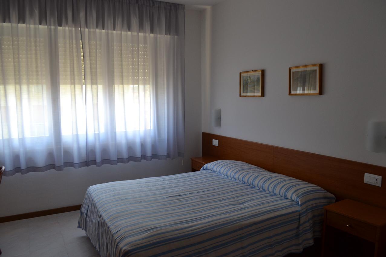 Albergo Quaglia Розето-дельї-Абруцці Екстер'єр фото