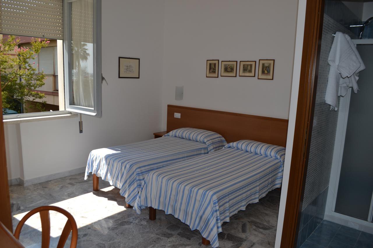 Albergo Quaglia Розето-дельї-Абруцці Екстер'єр фото
